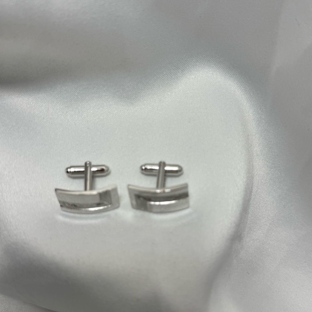 Chic Silver Rectangular Cufflinks - Picture 2 of 2